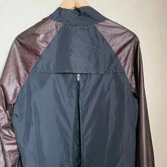 Fabletics Afina Jacket in Black and Rose Gold‎ - Picture 11 of 15